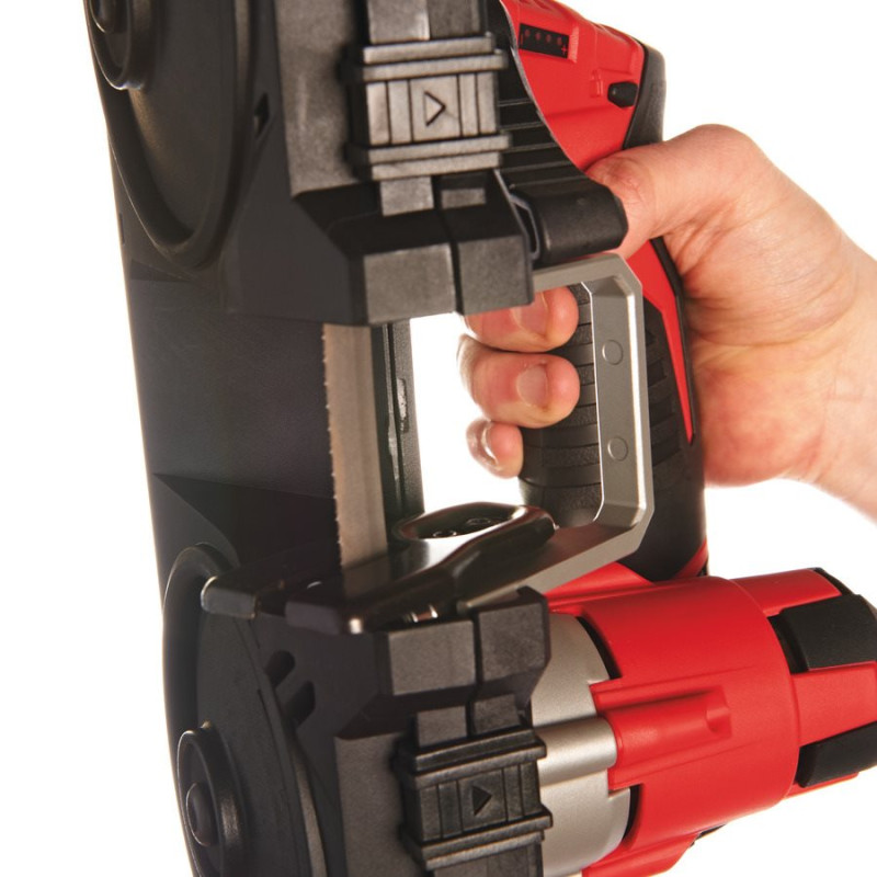 Аккумуляторная ленточная пила MILWAUKEE M12 BS-402C MILWAUKEE