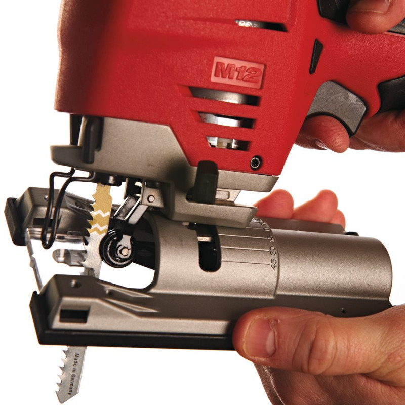 Акумуляторний лобзік MILWAUKEE M12 JS-402B (Li-Ion 4Ач) 4933441700