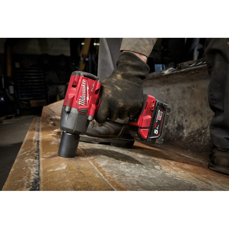Гайковерт акумуляторний 3/8'' MILWAUKEE М18 FMTIW2F38-0X, 813Нм, з кільцем (каркас, HDкейс)