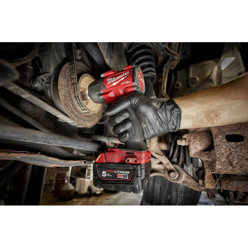 Гайкокрут акумуляторний безщітковий MILWAUKEE 1/2" (881 Нм) M18 FMTIW2F12-502X, з фрикційним кільцем, (+ заряд.пристрій, 2 акуму