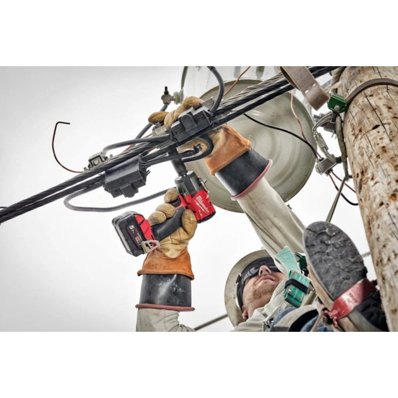 Гайкокрут акумуляторний безщітковий MILWAUKEE 1/2" (881 Нм) M18 FMTIW2F12-502X, з фрикційним кільцем, (+ заряд.пристрій, 2 акуму