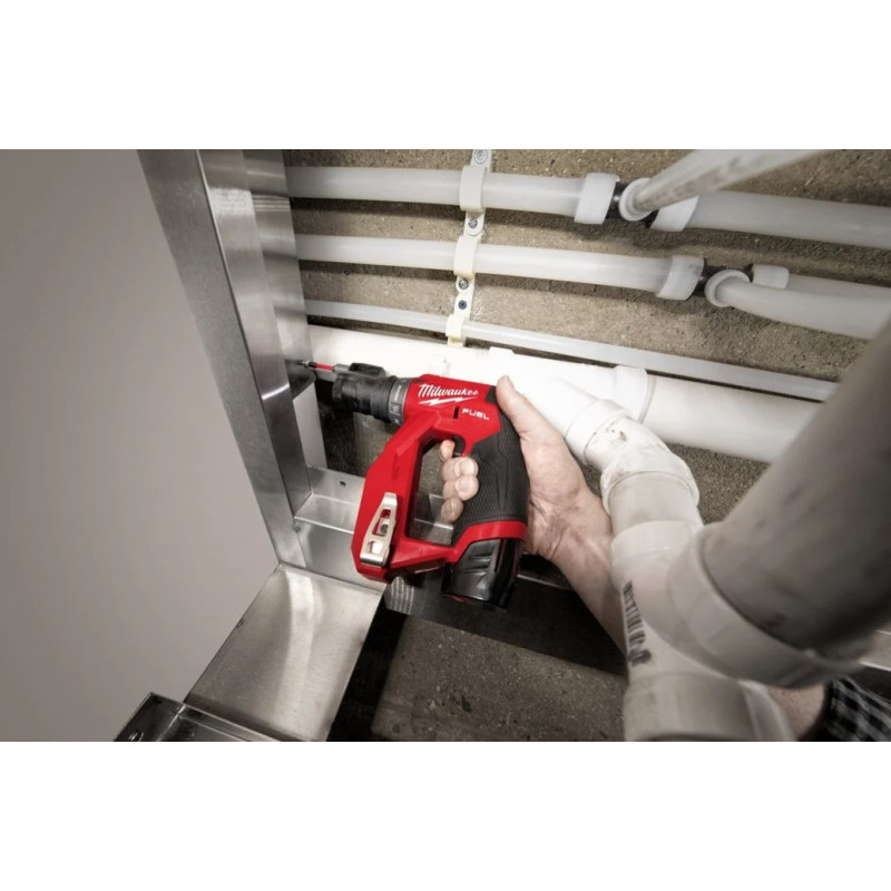 Дриль-шурупокрут акумуляторний MILWAUKEE, M12 FDDXKIT-202X, 34 Нм (+ зар.пр., 2 акум. Х2Аг, 4 насад., HD кейс)
