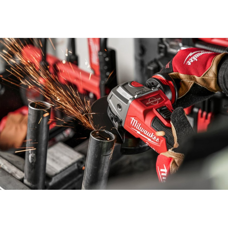 Шліфмашина кутова акумуляторна MILWAUKEE, M18 ONEFSAG125XB-0X, діаметр125мм (HDкейс)