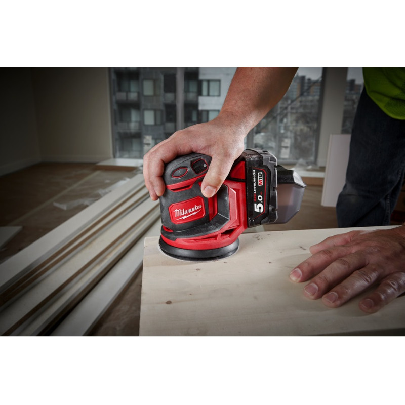 Шліфмашина ексцентрикова M18 BOS125-0 MILWAUKEE 4933464228 (+ пилозбірник, адаптер для пилососу, подовжуючий адаптер, шліфувальн