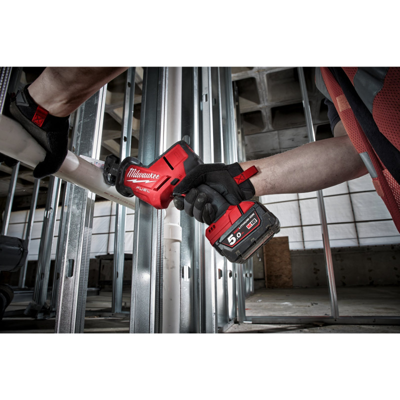 Пила шабельна акумуляторна MILWAUKEE, M18 FHZ-502X (+ заряд.пристрій, 2 акум.Х 5Аг, HDкейс)