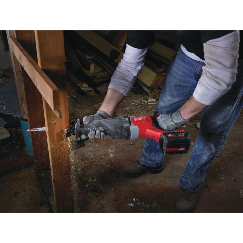 Пила шабельна акумуляторна MILWAUKEE, M18 BSX-402C (ЗП+2ак.Х4Аг+кейс)