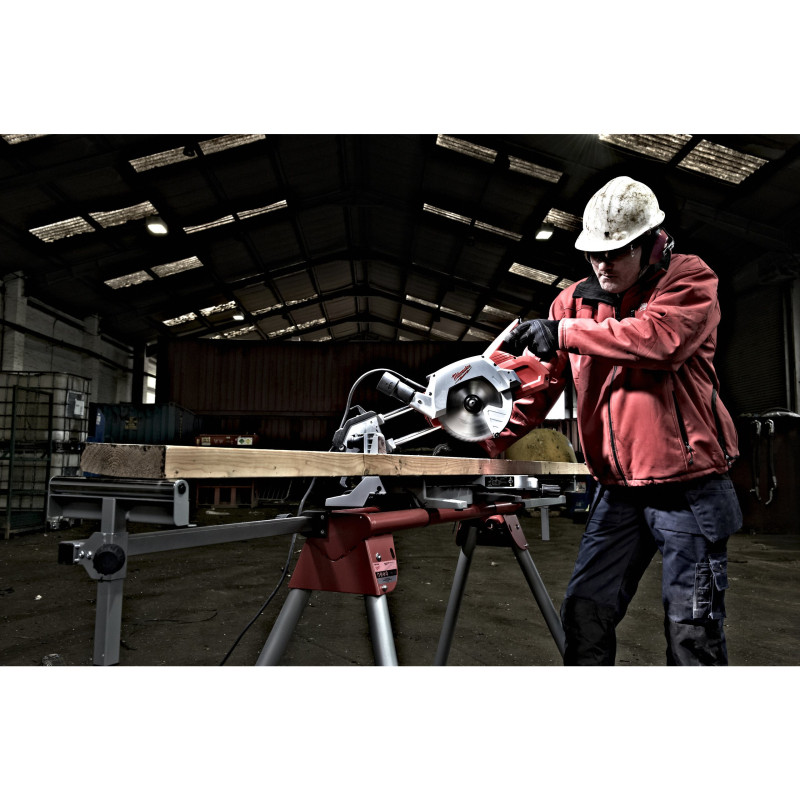 Торцовочна пила 216 ММ (8 1/2 дюймов) MILWAUKEE 4933471055 1800Вт, диск 216х30