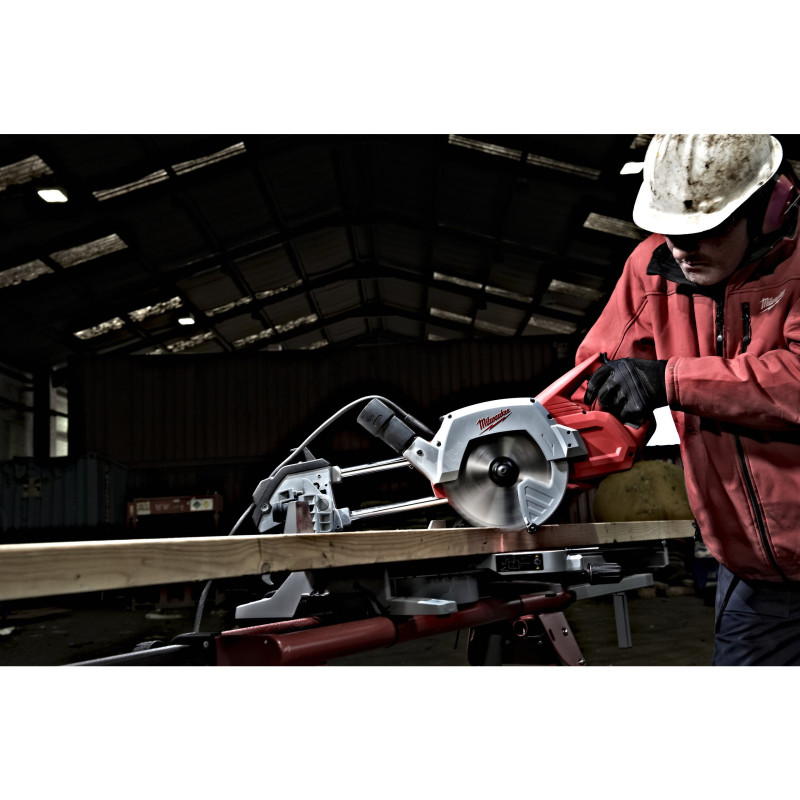 Торцовочна пила 216 ММ (8 1/2 дюймов) MILWAUKEE 4933471055 1800Вт, диск 216х30