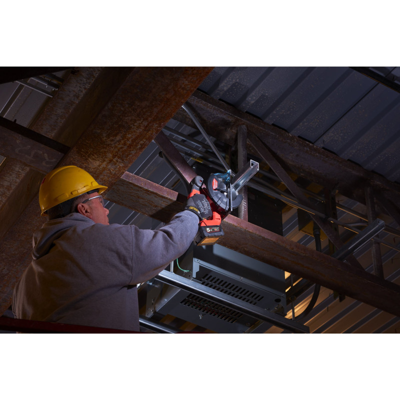 Пила дискова ручна по металу акумуляторна по металу MILWAUKEE M18 FMCS-502X Ø150мм (+ диск, HD кейс)
