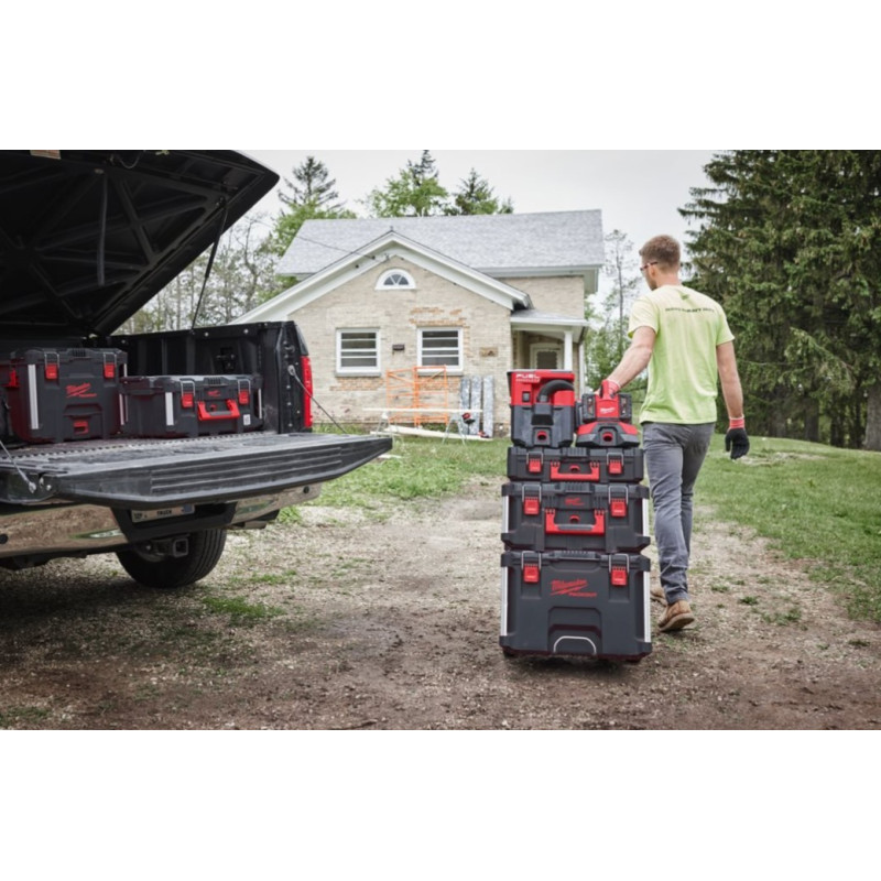 Зарядний пристрій PАCKOUT MILWAUKEE, M18 PC6 (для 6 ак. М18)