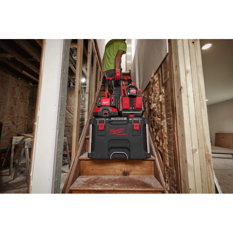 Зарядний пристрій PАCKOUT MILWAUKEE, M18 PC6 (для 6 ак. М18)