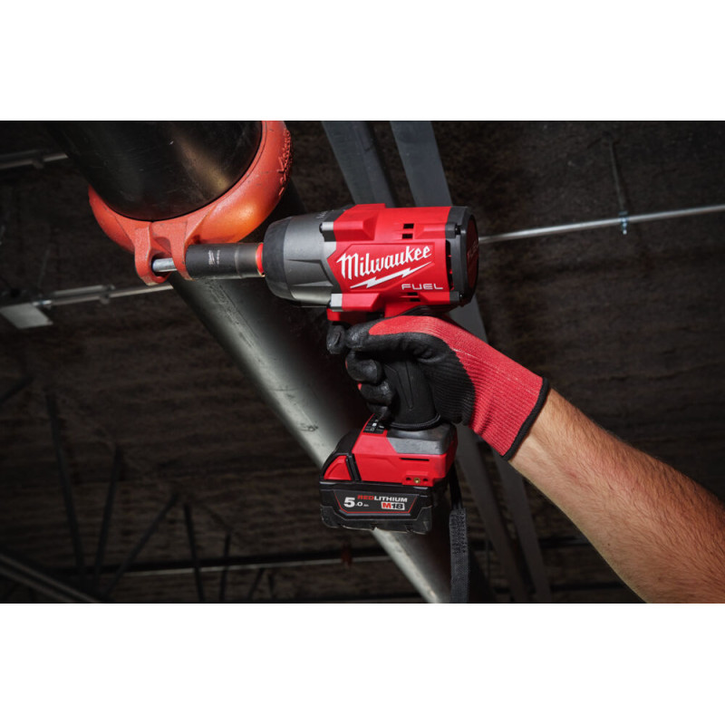 Гайкокрут акумуляторний 1/2" MILWAUKEE, M18 FHIW2F12-502X, 2034Нм, (+ заряд.пристрій, 2 акум., HD кейс)