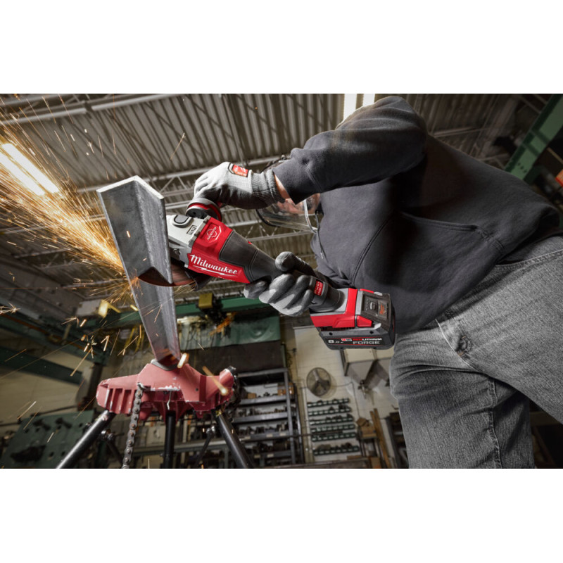 Шліфмашина кутова акумуляторна MILWAUKEE, M18 FHSAG125XPDB2-802X, діаметр 125мм (зарядний пристрій, 2акум. Х 8 Аг, HDкейс)