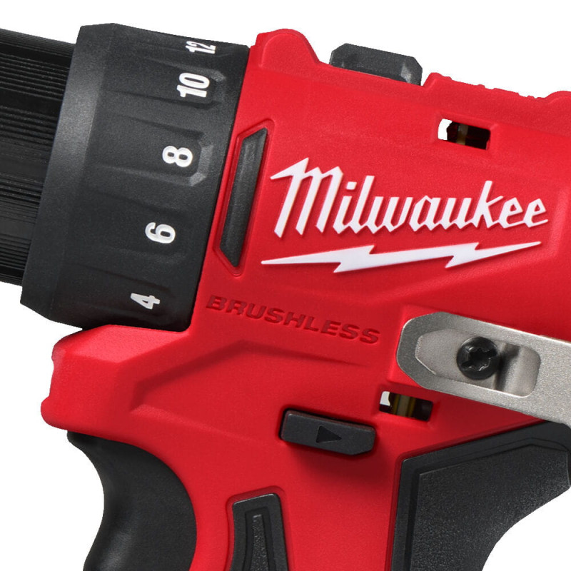 Дриль-шурупокрут акумуляторний MILWAUKEE M12 BLDDRC-402C 40Нм (+ заряд.пристрій, 2 акум., HD кейс)