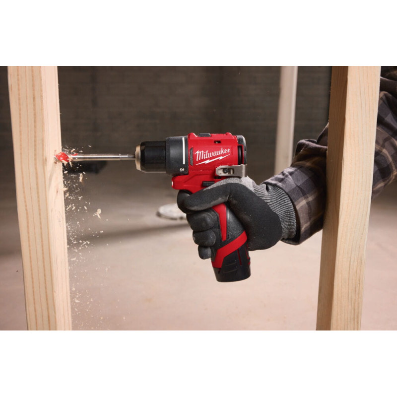 Дриль-шурупокрут акумуляторний MILWAUKEE M12 BLDDRC-402C 40Нм (+ заряд.пристрій, 2 акум., HD кейс)