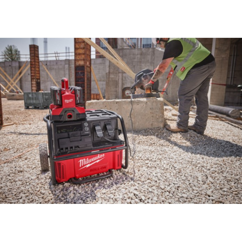 Інвертор напруги акумуляторний MILWAUKEE IRPSUOP2500